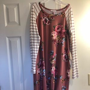 NeeSee’s Dresses Floral Dress! 🌷